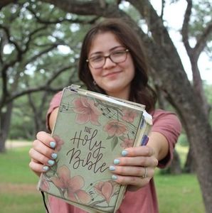 Meet your Posher, Vivian